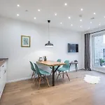 Charming Apartment Close To Heart Of Hamburg