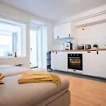 Hamburg City Apartment For 7