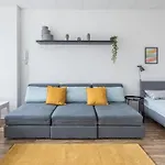 Spacious 2 Bedroom Apartment Hamburg