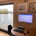 Hausboot Off Im Diamantgraben An Der Elbe