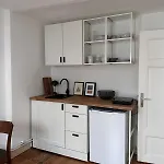 Charmante Souterrain Altbau Wohnung In Alsternaehe