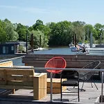 Hausboot Off Im Diamantgraben An Der Elbe
