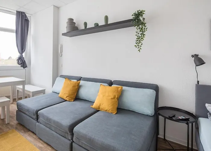 Spacious 2 Bedroom Apartment Hamburg
