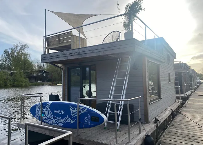 Hausboot Off Im Diamantgraben An Der Elbe