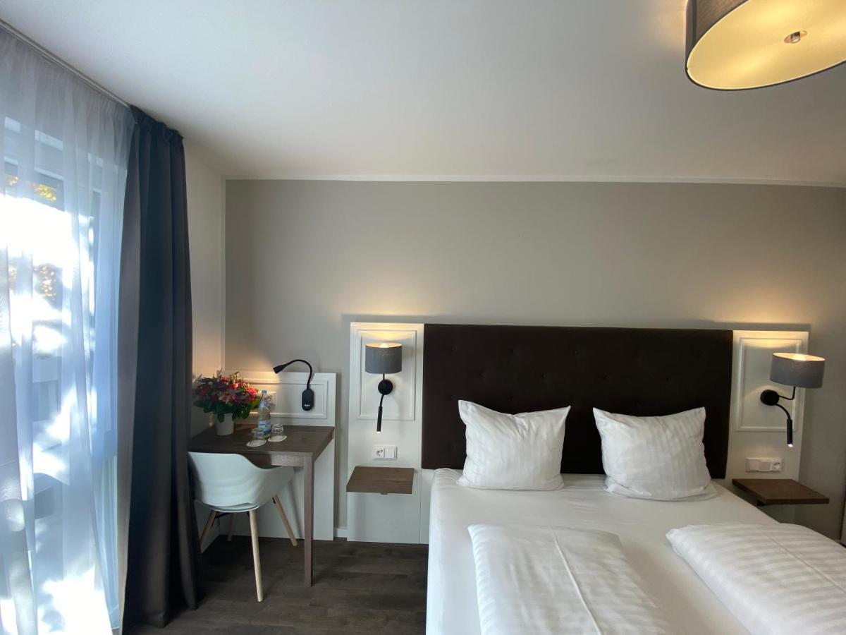 Signature East Falk 3*
