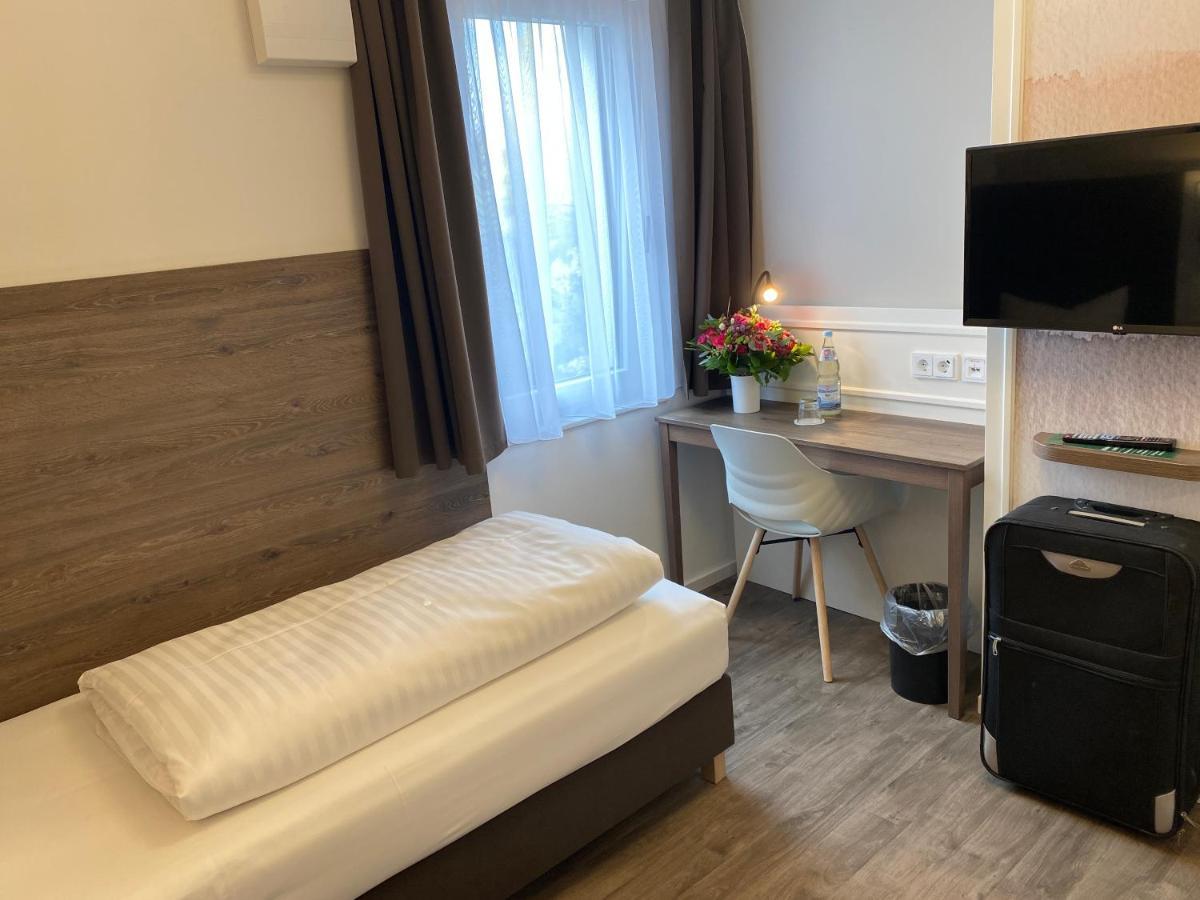 Signature East Falk Hotel 3*