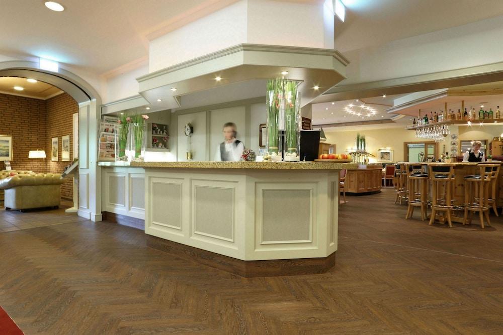 Alt Lohbruegger Hof Hotel 4*