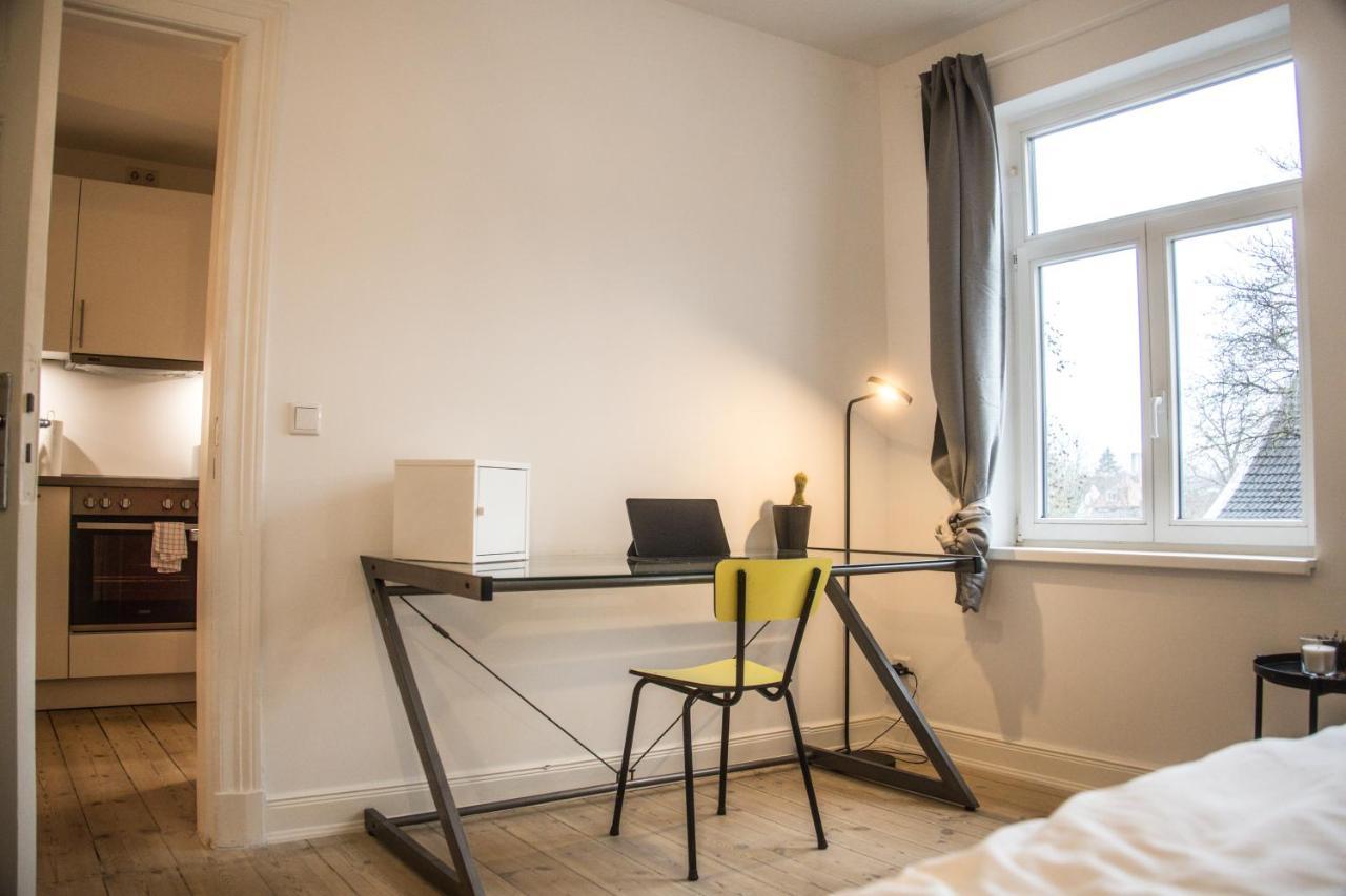 Doppelbett In Heller Appartement Hamburg-Harburg