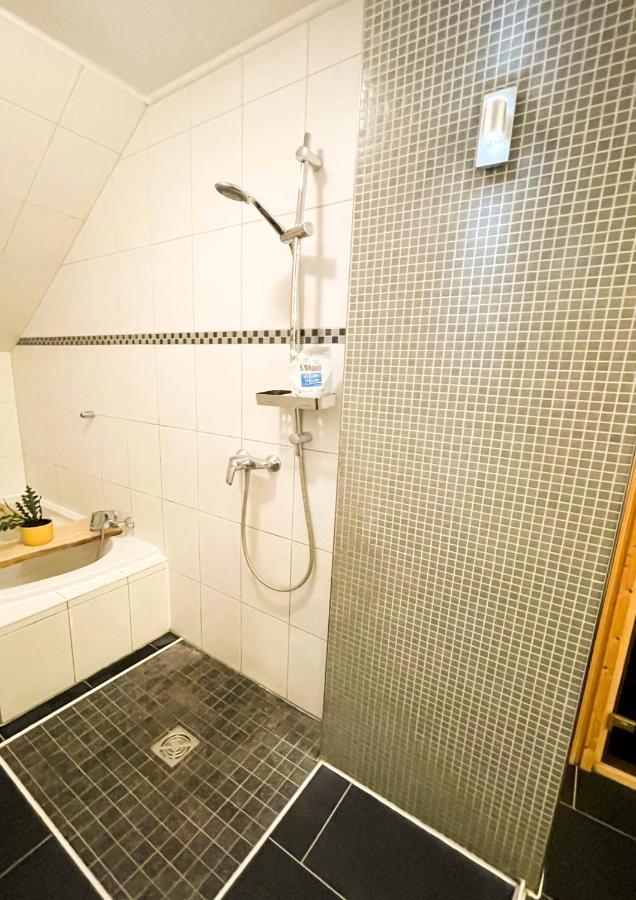 Privatunterkunft Stilvolle City-flat Mit Privater Sauna Und Netflix *