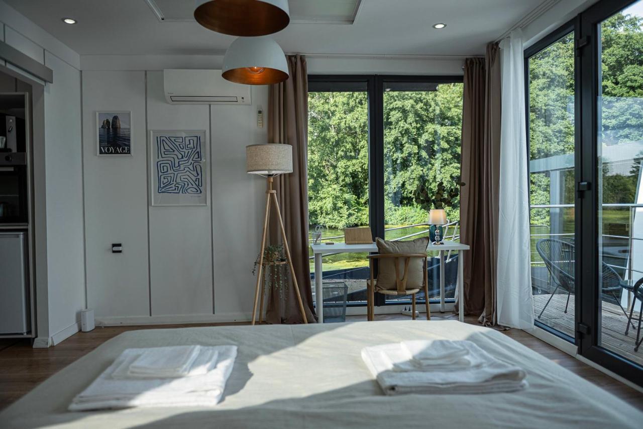 Bådhotel 80qm Privates Hausboot In Hamburg-mitte Hamborg