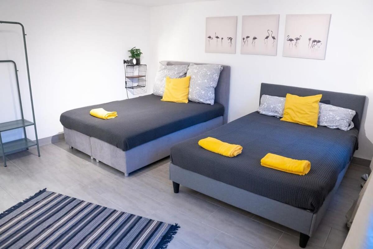 Altona - Three Bedrooms For Up To 10 * Hamburg