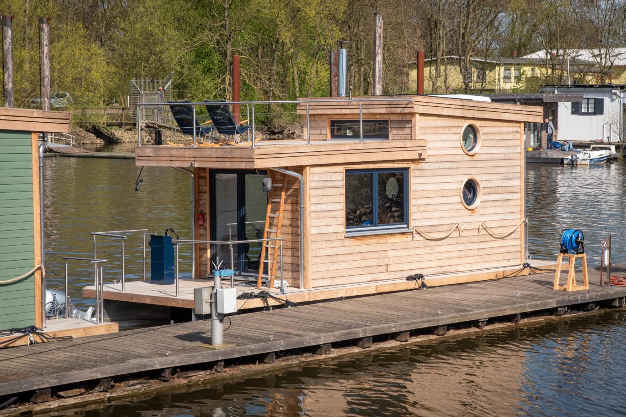 Undine - Wunderschoenes Tiny Hausboot Botel