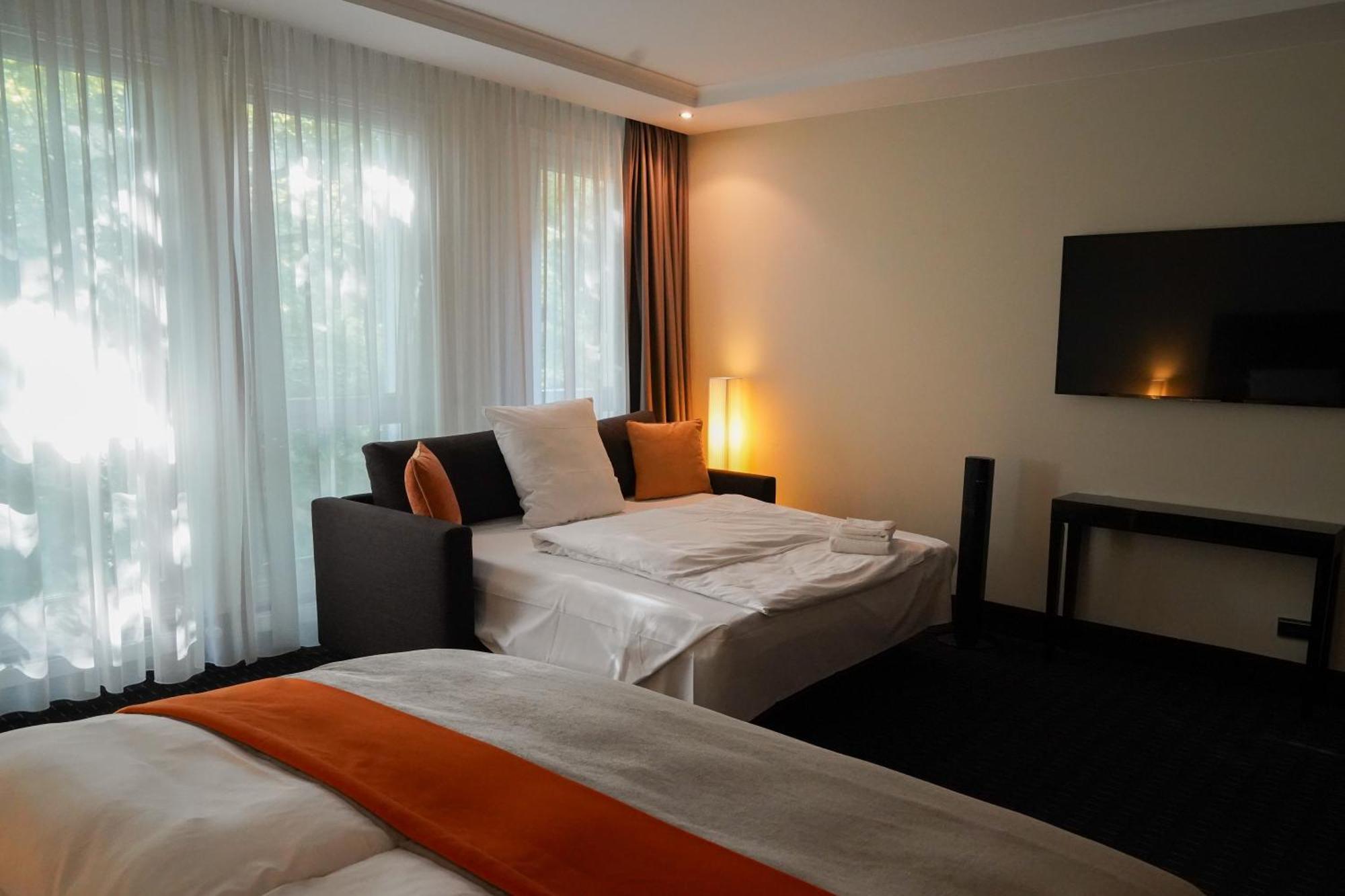 Hotel Boston Hh 4*