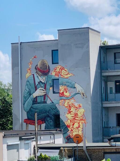 In One Of Neighborhoods In Apartment Hamburg