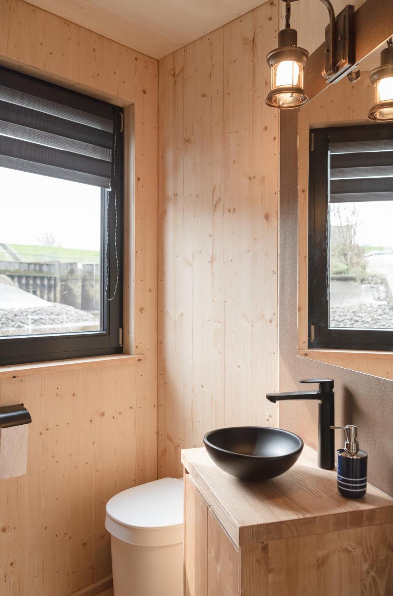 Komfort-hausboot Diva Mit Kamin Botel