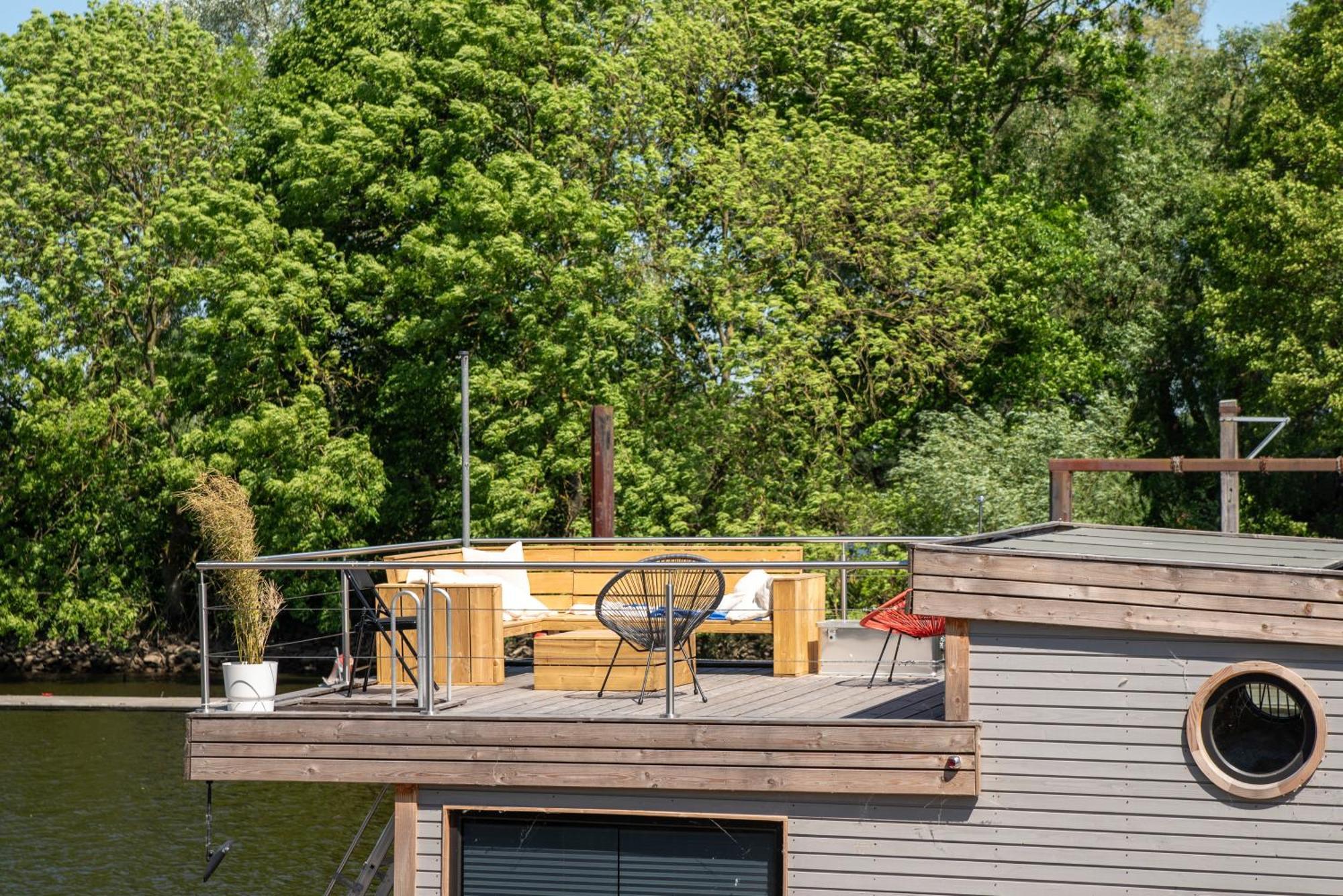 Hausboot Off Im Diamantgraben An Der Elbe Botel
