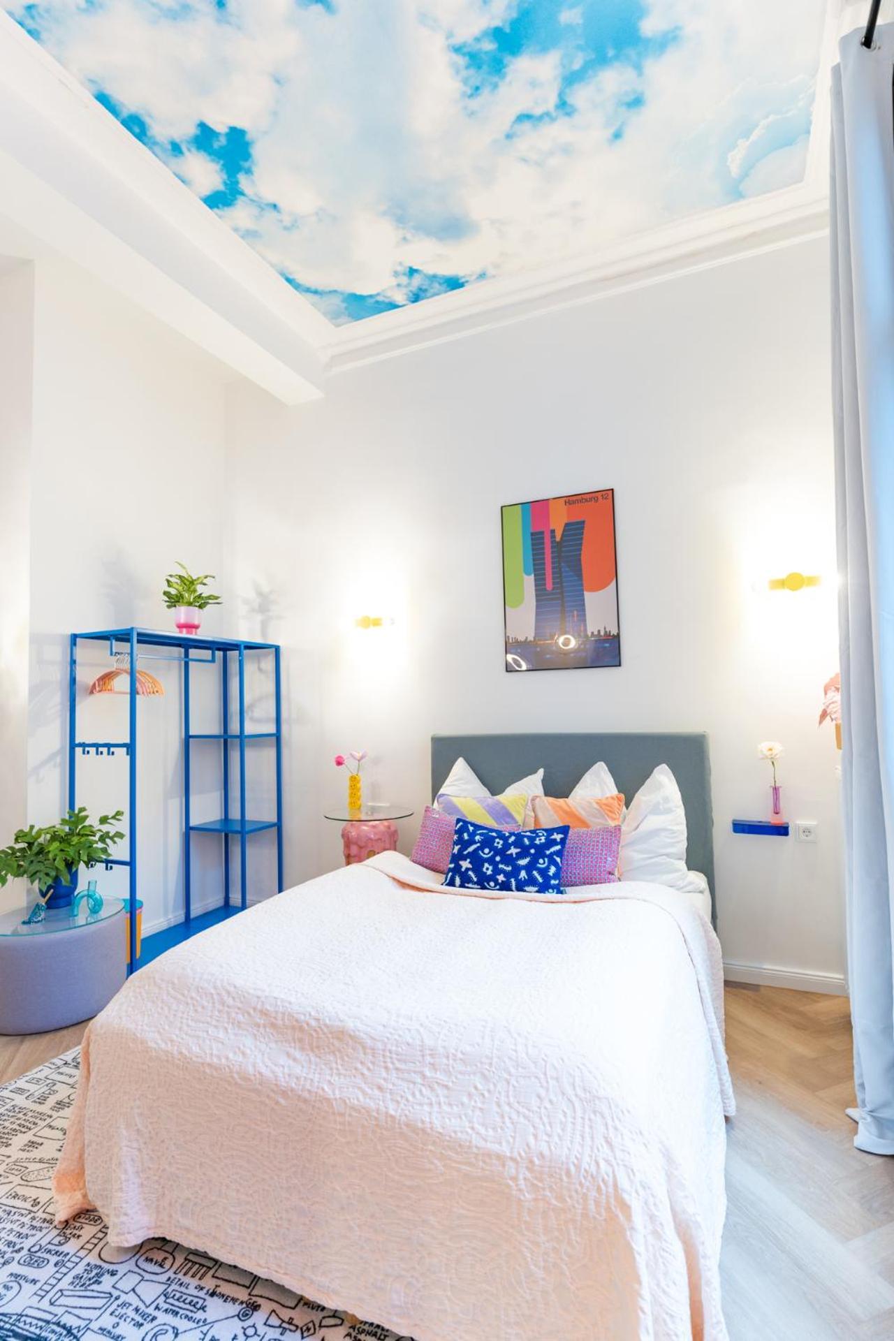 Retropop Design , Designerzimmer Fuer Je 2 Personen, Lage, Wifi Aparthotel Hamburg