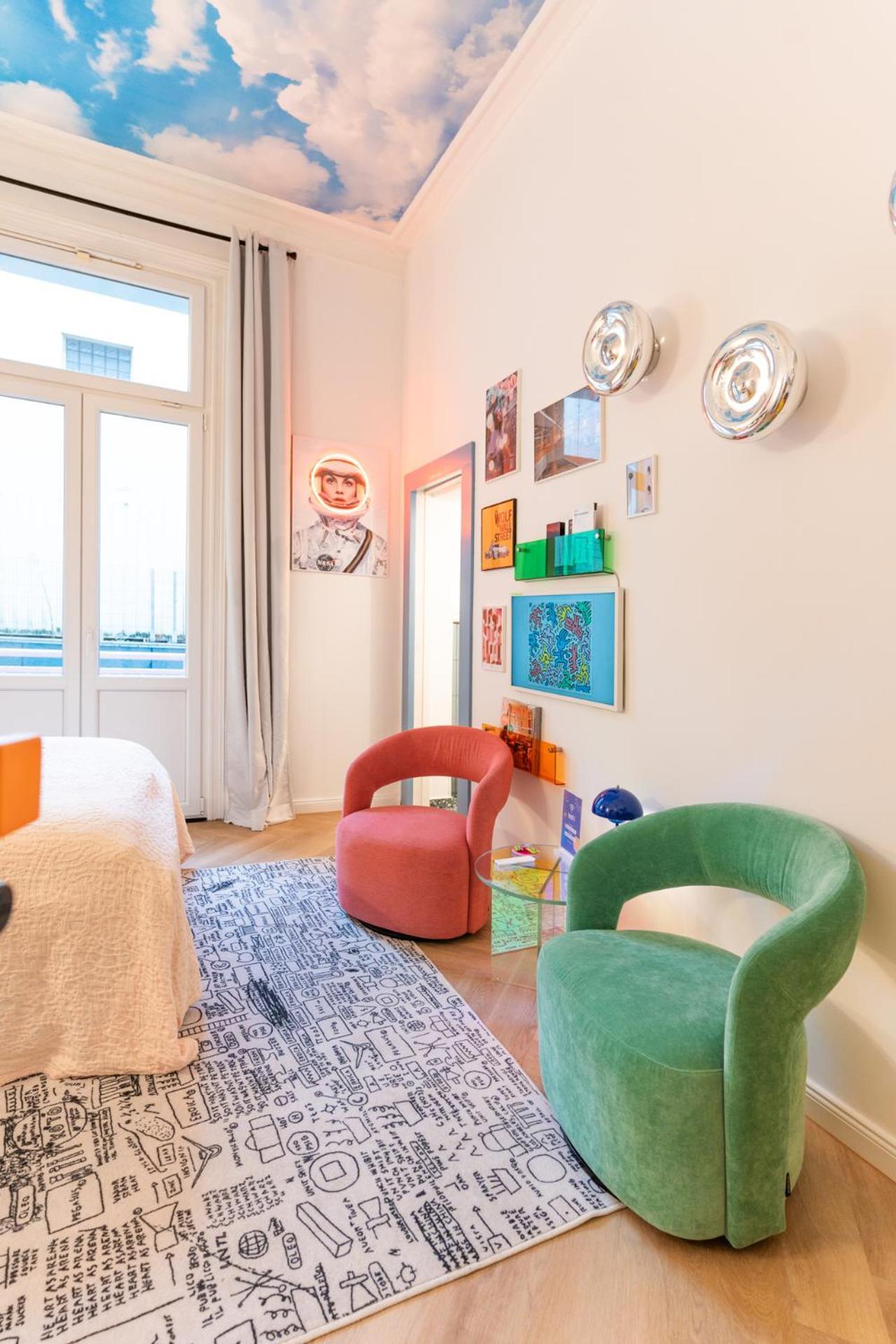 Retropop Design , Designerzimmer Fuer Je 2 Personen, Lage, Wifi Aparthotel