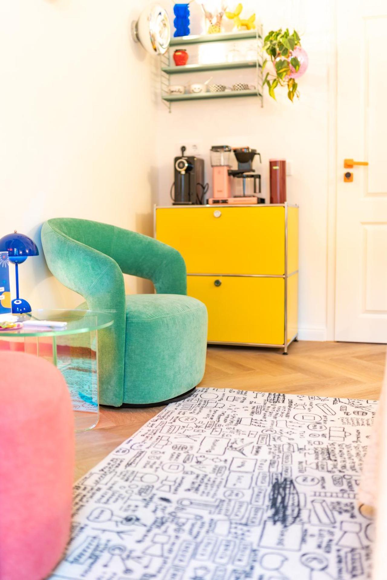 Retropop Design , Designerzimmer Fuer Je 2 Personen, Lage, Wifi Hamburg
