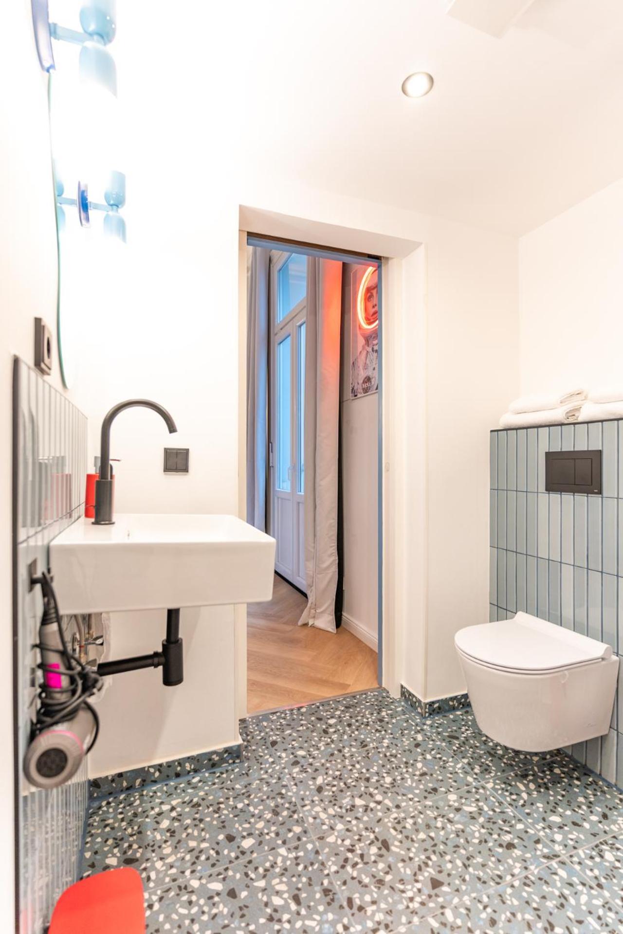 Retropop Design , Designerzimmer Fuer Je 2 Personen, Lage, Wifi * Hamburg