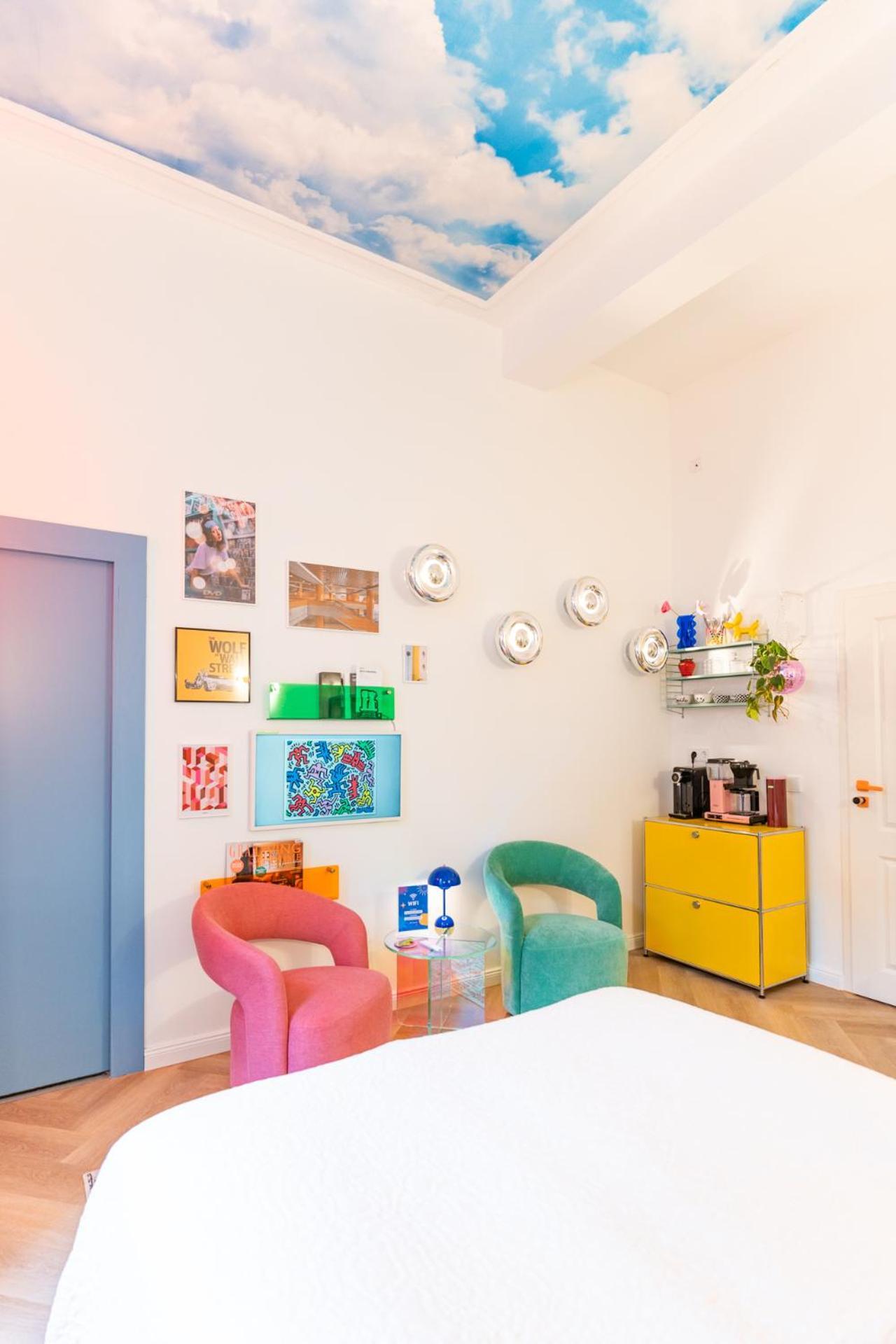 Retropop Design , Designerzimmer Fuer Je 2 Personen, Lage, Wifi Aparthotel