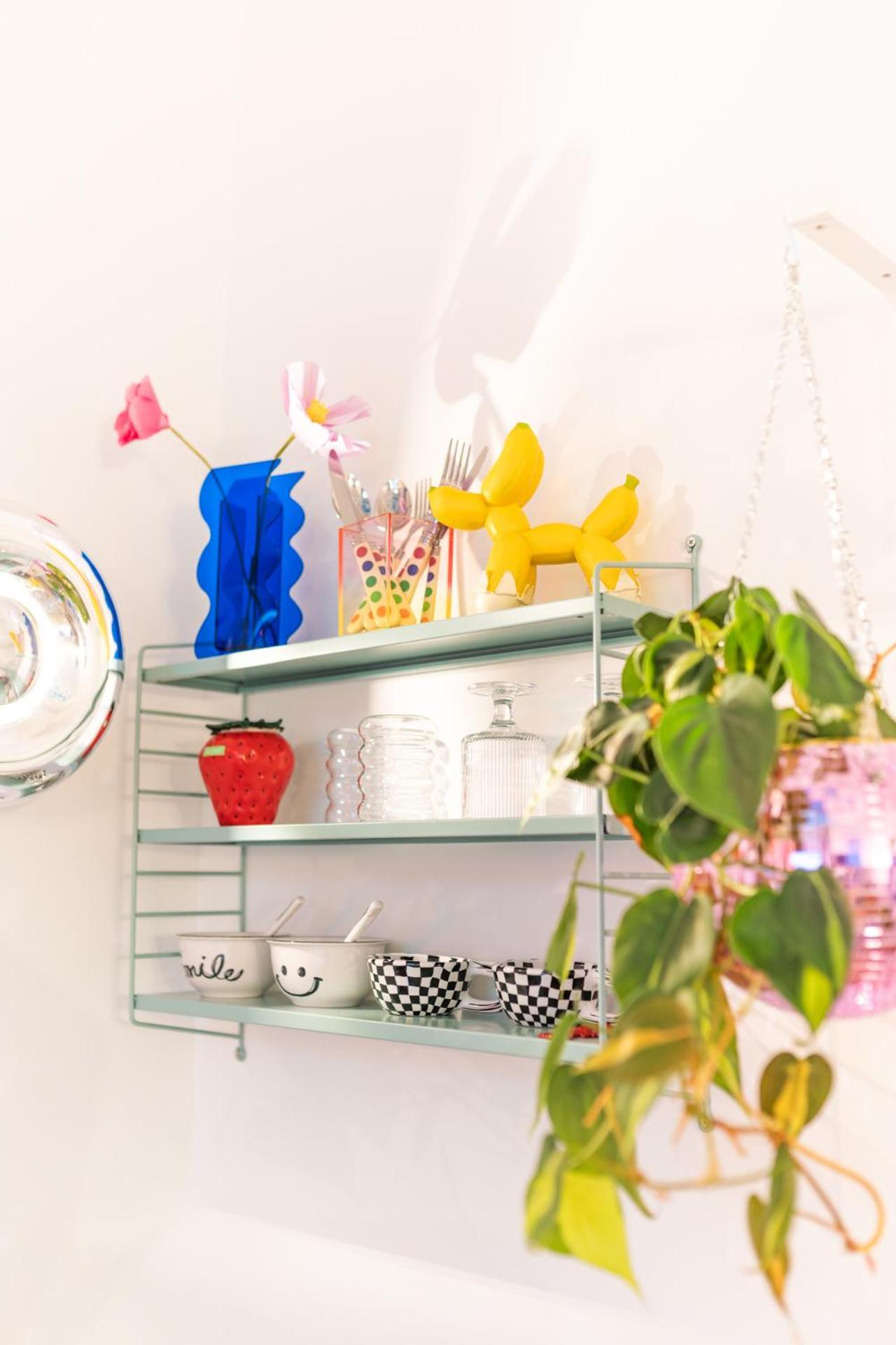 Retropop Design , Designerzimmer Fuer Je 2 Personen, Lage, Wifi *