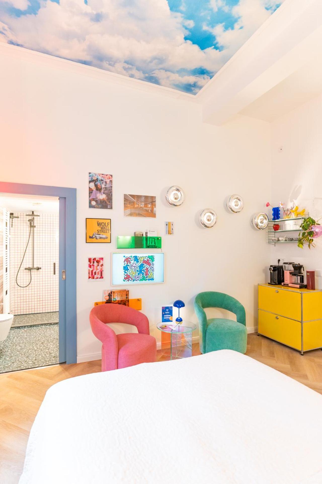 Aparthotel Retropop Design , Designerzimmer Fuer Je 2 Personen, Lage, Wifi *