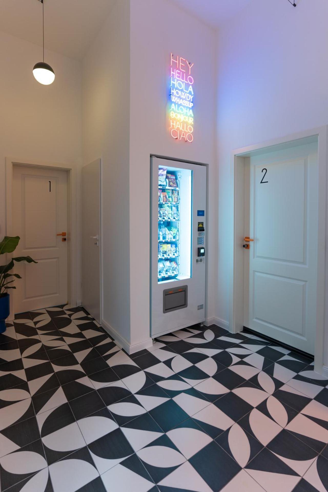 Retropop Design , Designerzimmer Fuer Je 2 Personen, Lage, Wifi Aparthotel