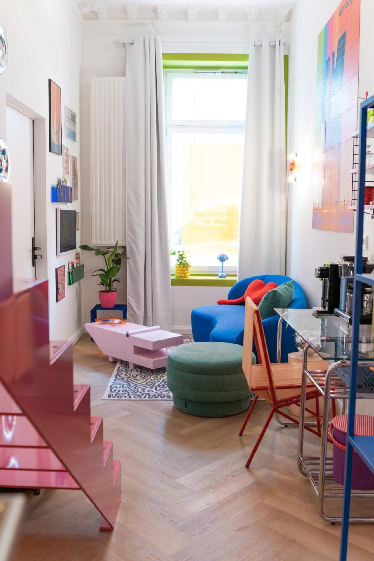 Aparthotel Retropop Design , Designerzimmer Fuer Je 2 Personen, Lage, Wifi