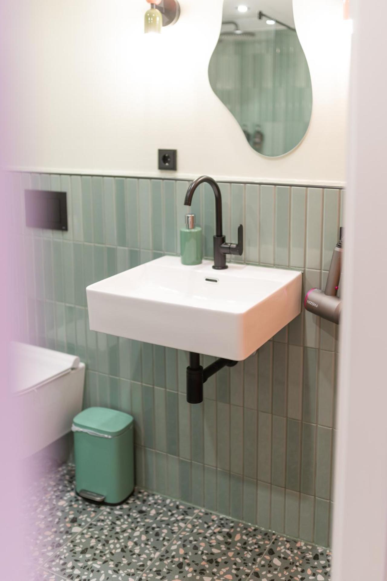 Retropop Design , Designerzimmer Fuer Je 2 Personen, Lage, Wifi * Hamburg