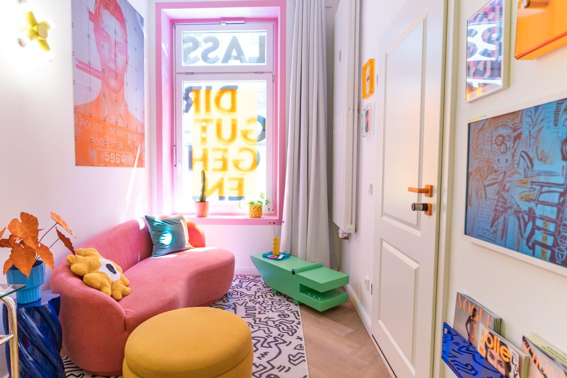 Aparthotel Retropop Design , Designerzimmer Fuer Je 2 Personen, Lage, Wifi *