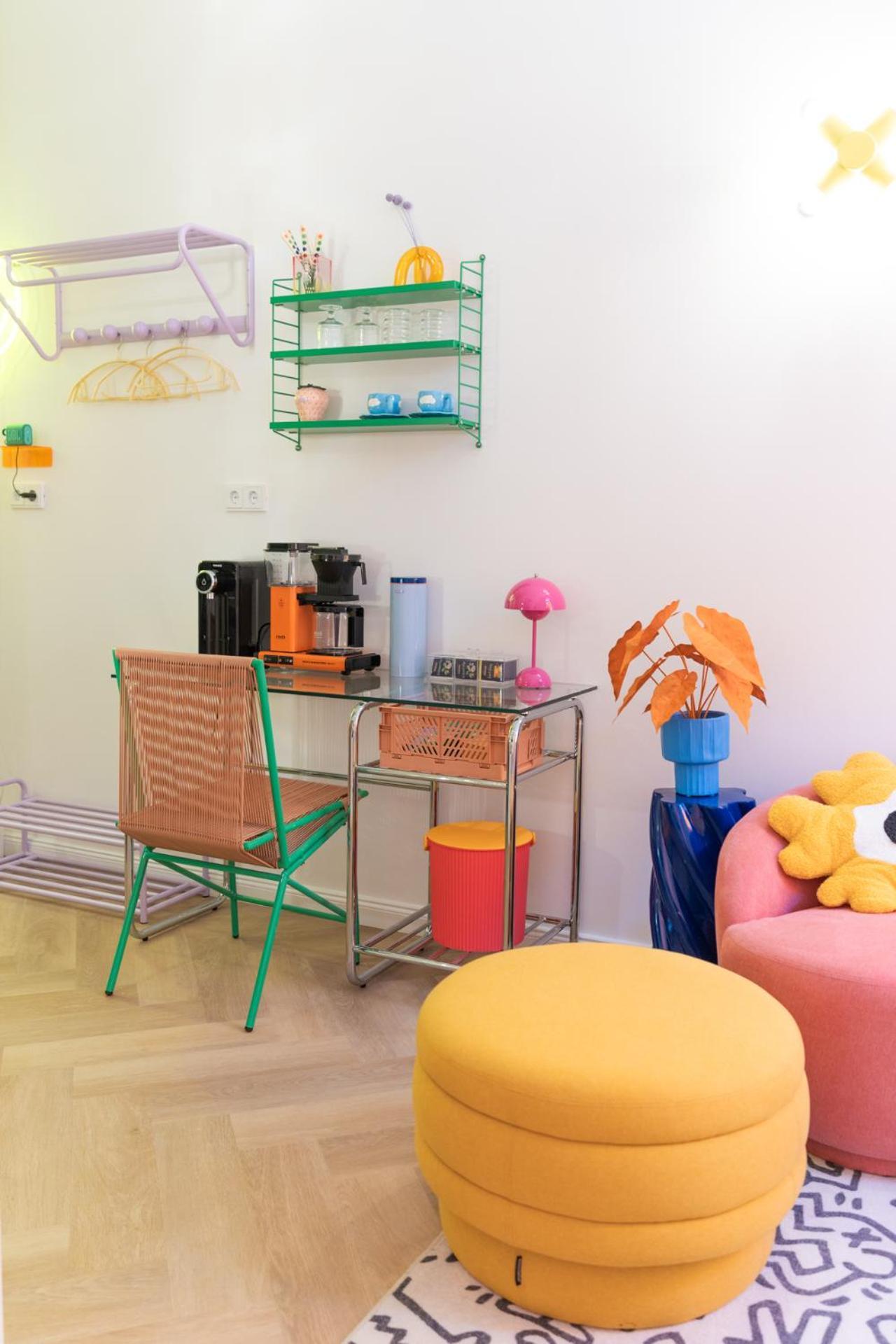 Aparthotel Retropop Design , Designerzimmer Fuer Je 2 Personen, Lage, Wifi *