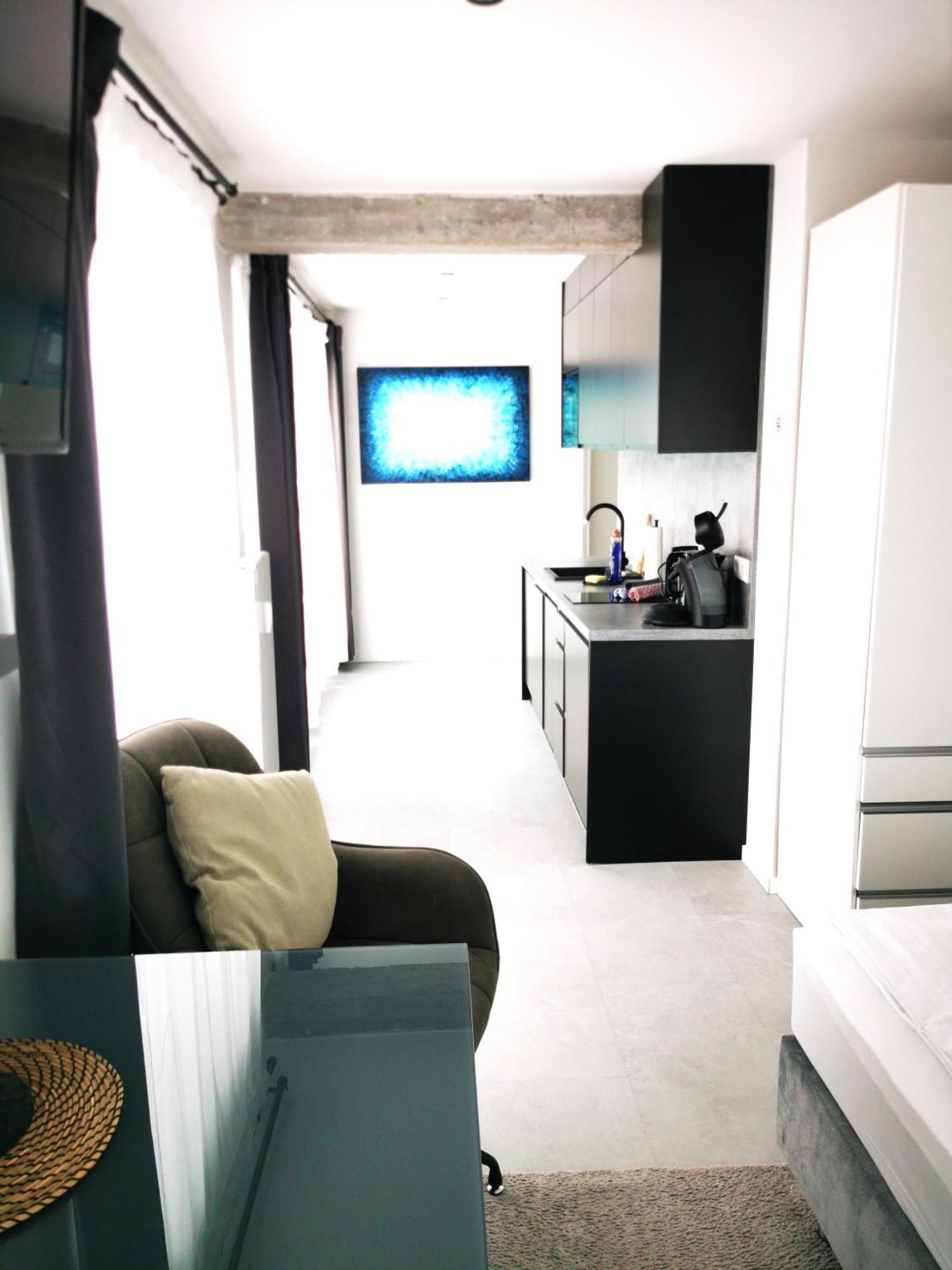 Hh 01 By Rockchair - Superhost Status - Modernes Mit Sonnigem Balkon & Premium Boxspringbetten In Winterhude - Geheimtipp Hamborg
