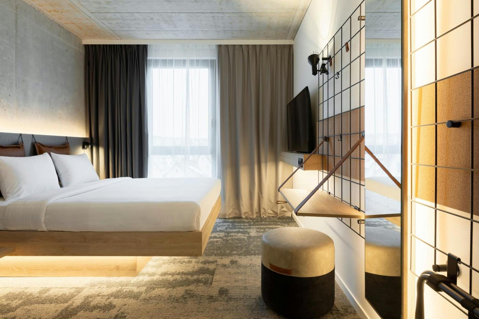 Moxy - Finkenwerder 3*