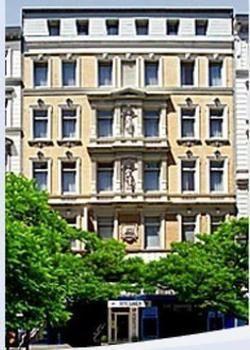 Lumen Am Hauptbahnhof Hotel 3*