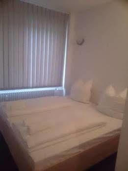 Elbgalerie Hotel 2*