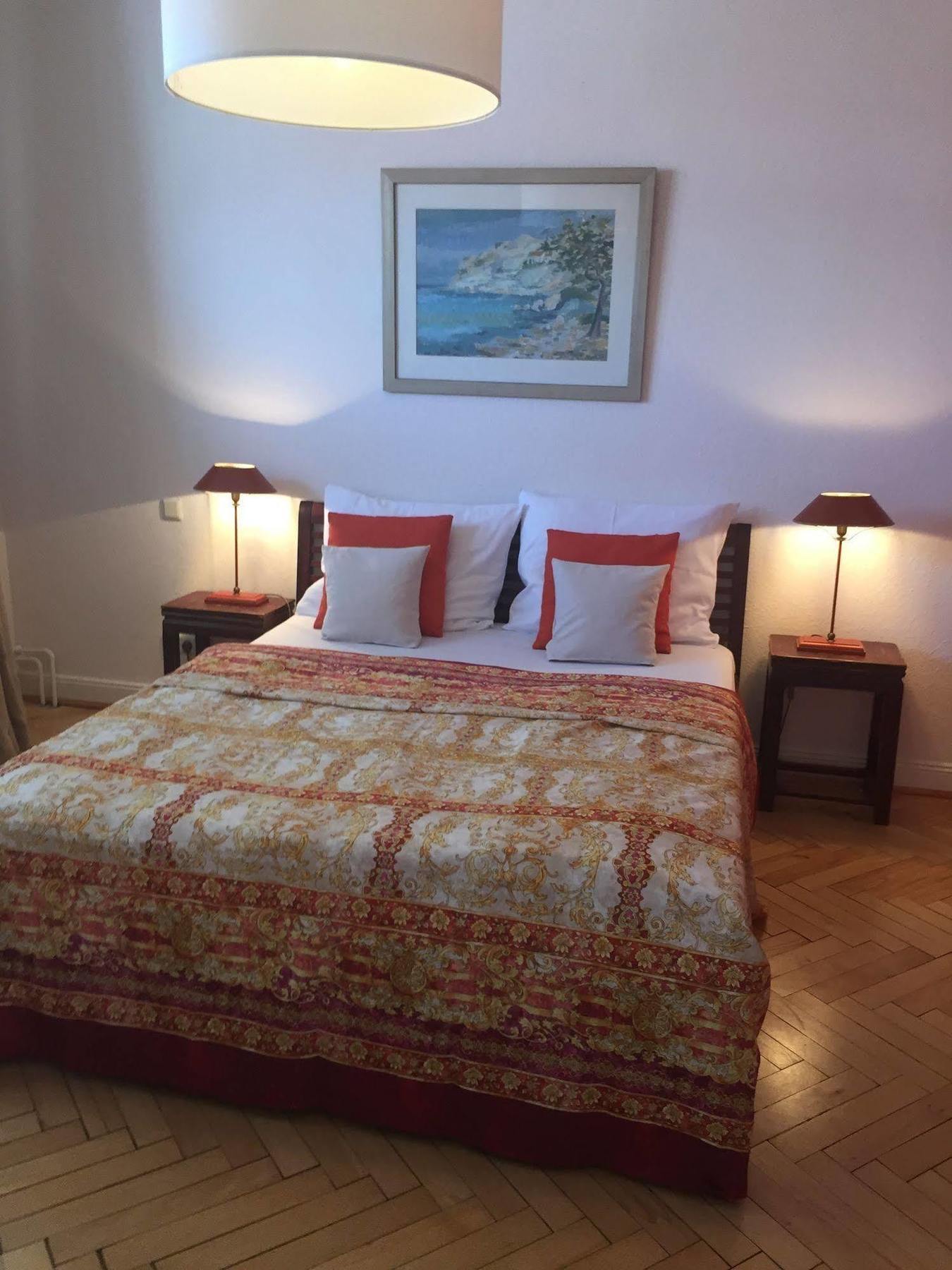 Hotel Stay! Boardinghouse