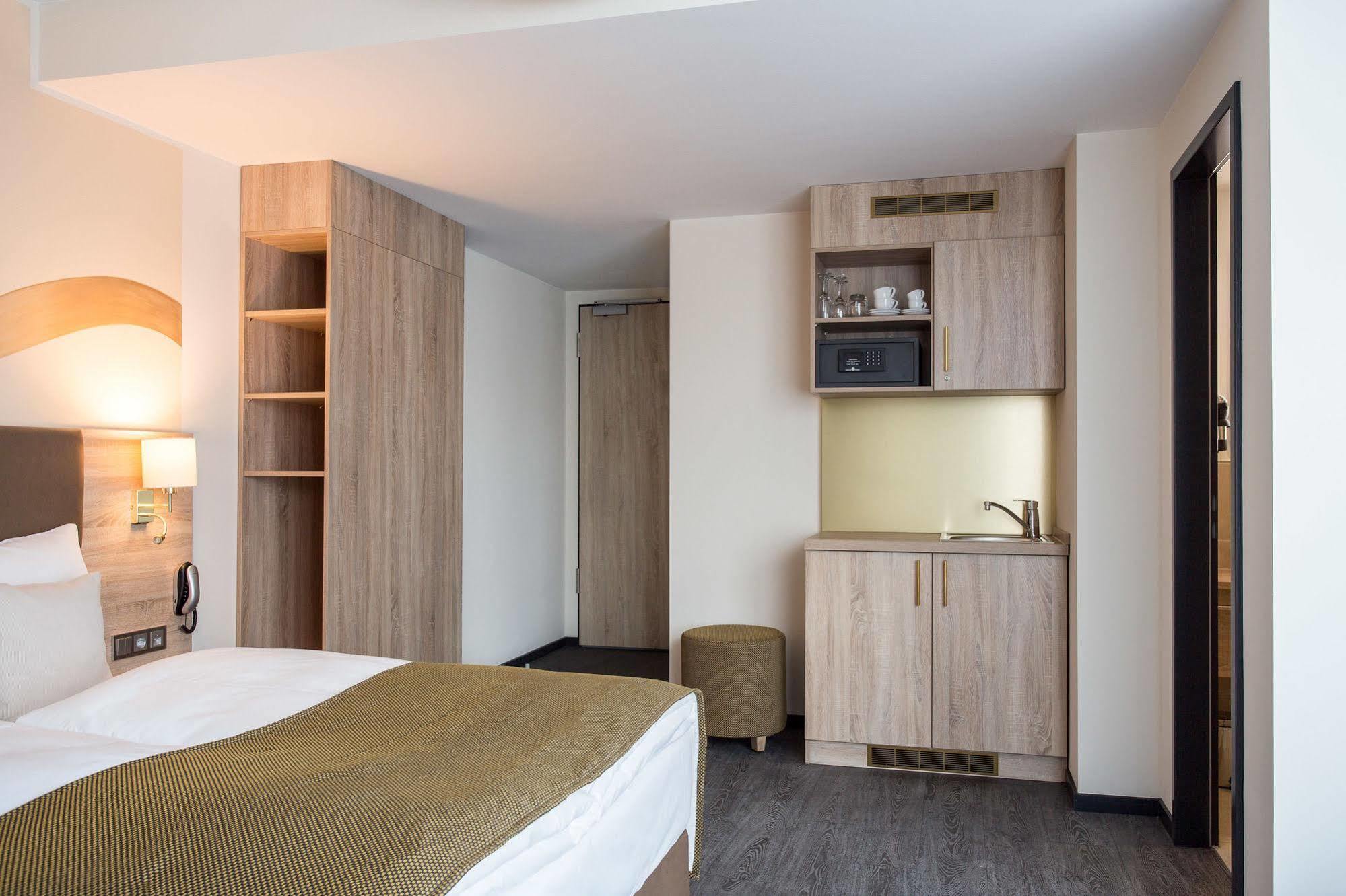 Hotel Stay! Boardinghouse Hamburg