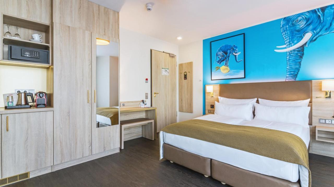 Stay! Boardinghouse Hotel