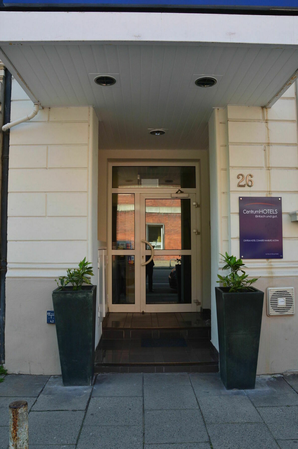 Centrum Commerz Am Bhf Altona 2*