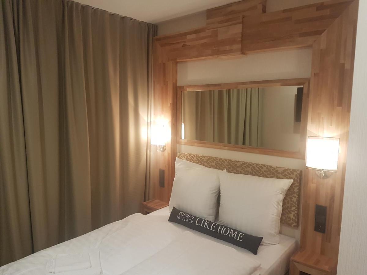 Elbgalerie Hotel 2*