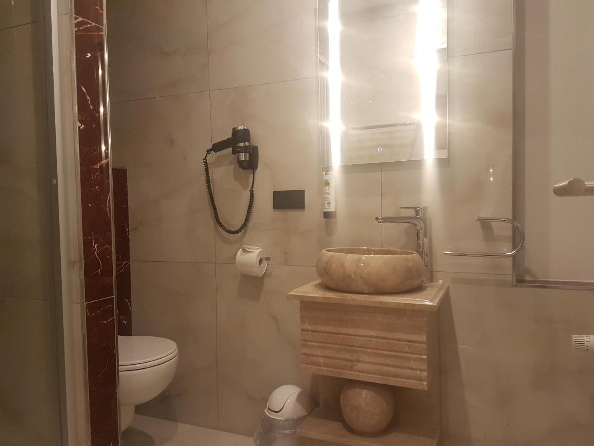 Elbgalerie Hotel 2*