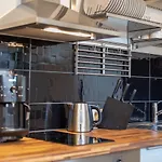 Modern Apartment For 6 Close To The Schanzenviertel - Unit 1