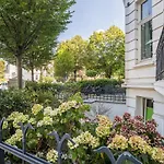 Great Family-Flat +2.5 BTHRM 2 Kitchen 2 BR