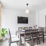 Spacious Apartment With 2 Bedrooms