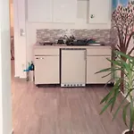 Zimmer mit eigenem Eingang und Küche