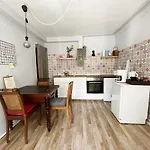 Praktische Wohnung In Hamburg Ottensen Nahe Der „Fabrik“