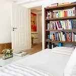 White Apartment Hamburg