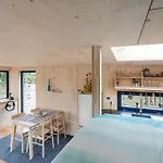 Hausboot Ahoi Hochwertiges Hausboote Mit Grosser Terrasse Und Kamin