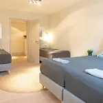 Spacious 3-bedroom apartment near Eilbekpark
